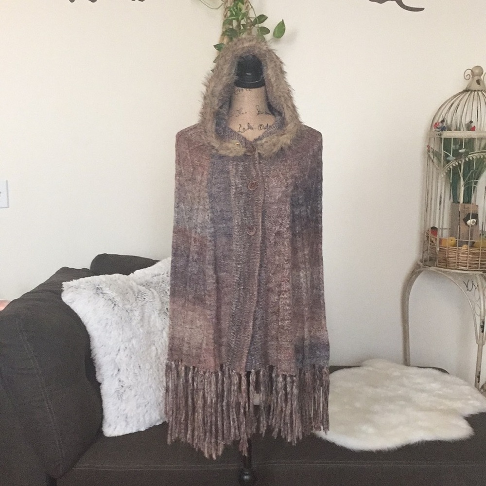 Monroe & Main one size hooded poncho sweater 🍂🍁